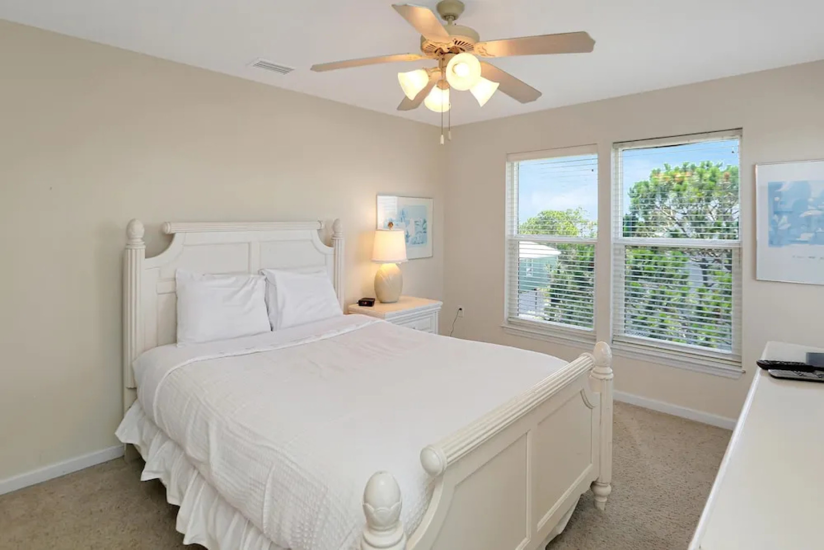 Yellow Bird Apartment