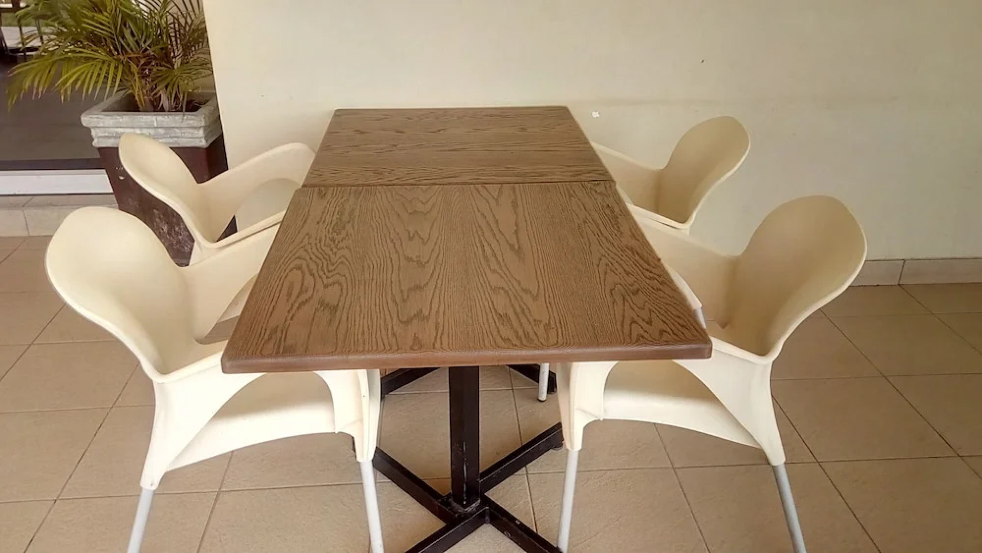 Thakadu Hotel, Casino & Conference Centre