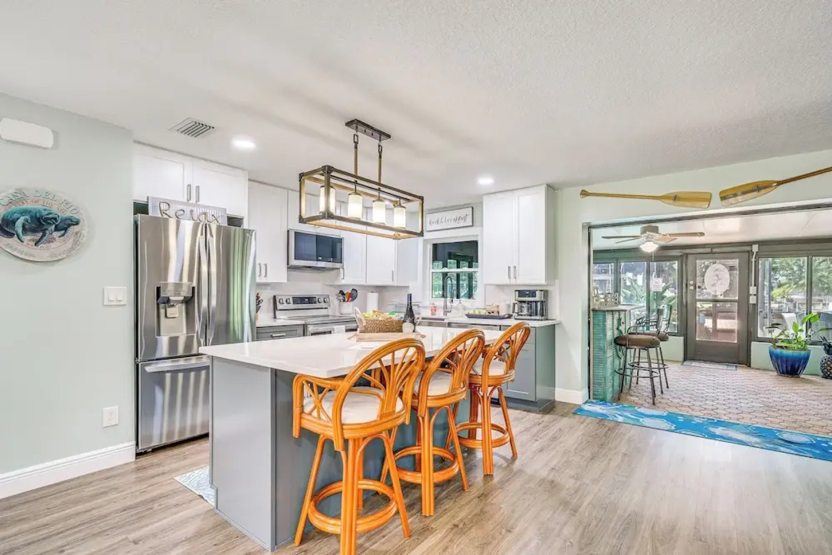 Canal-front Outdoor Oasis: Home in Crystal Water