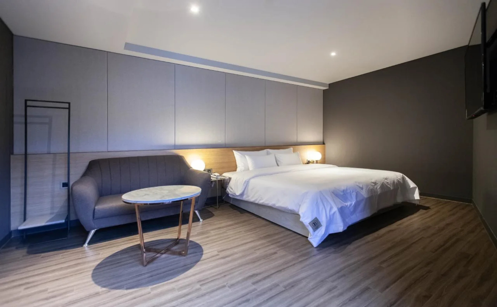 Brown Dot Hotel Hadan