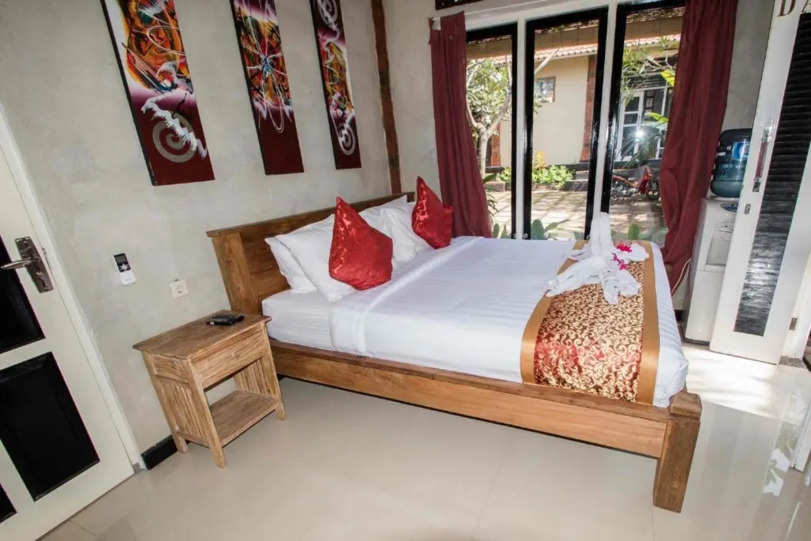 Hobbit's House Homestay