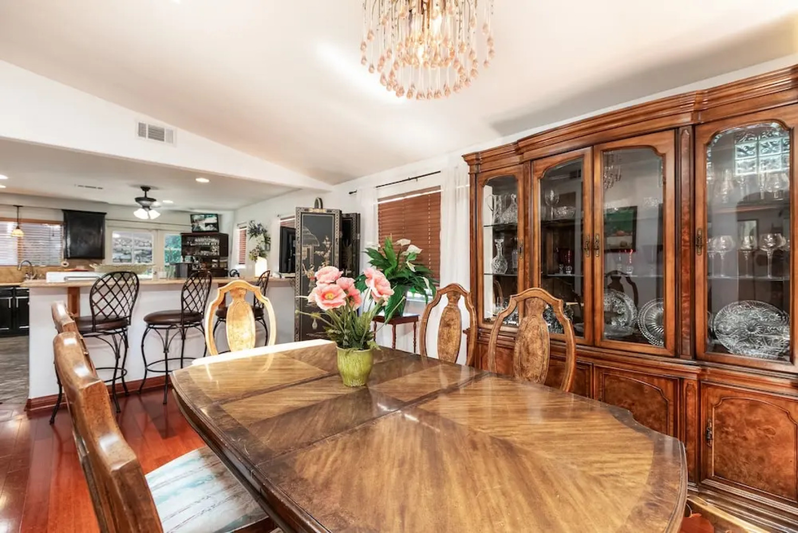 Tranquil Torrance - 1 Mile To Redondo Beach 4 Bedroom Home