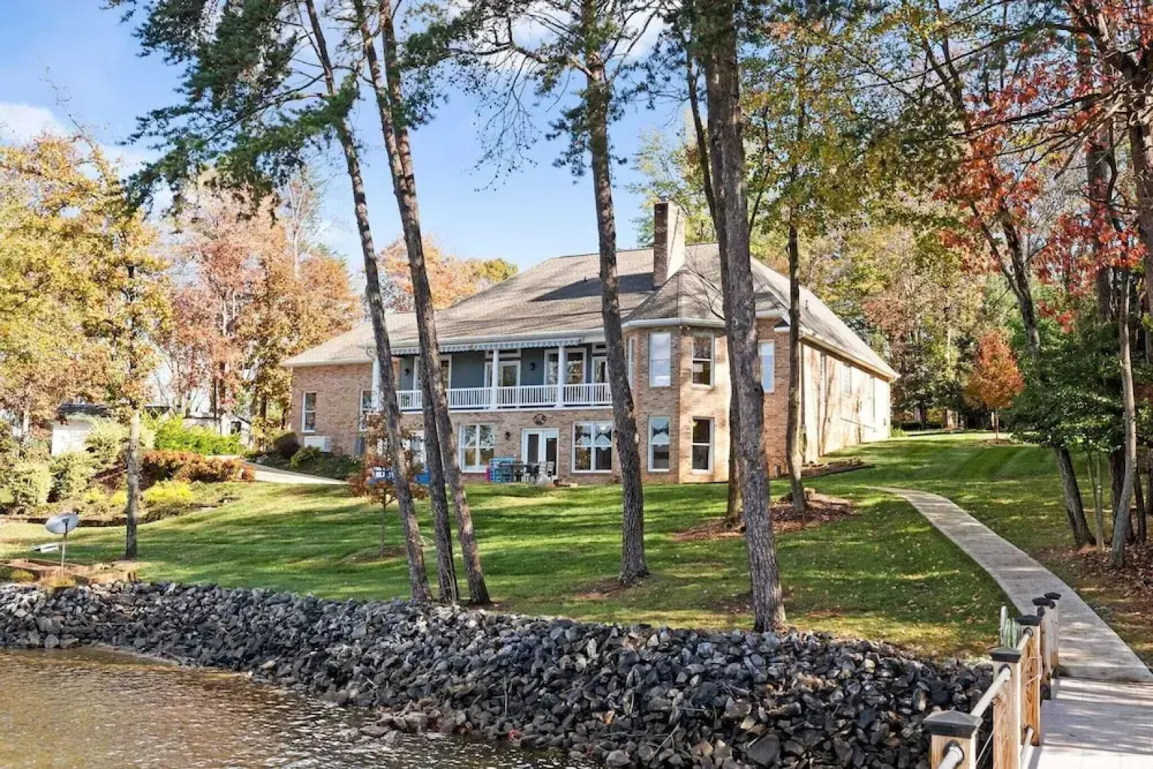 Sunset Pointe by Avantstay Waterfront, Beach, Fire Pit Sleeps 14 5bdr 4BA