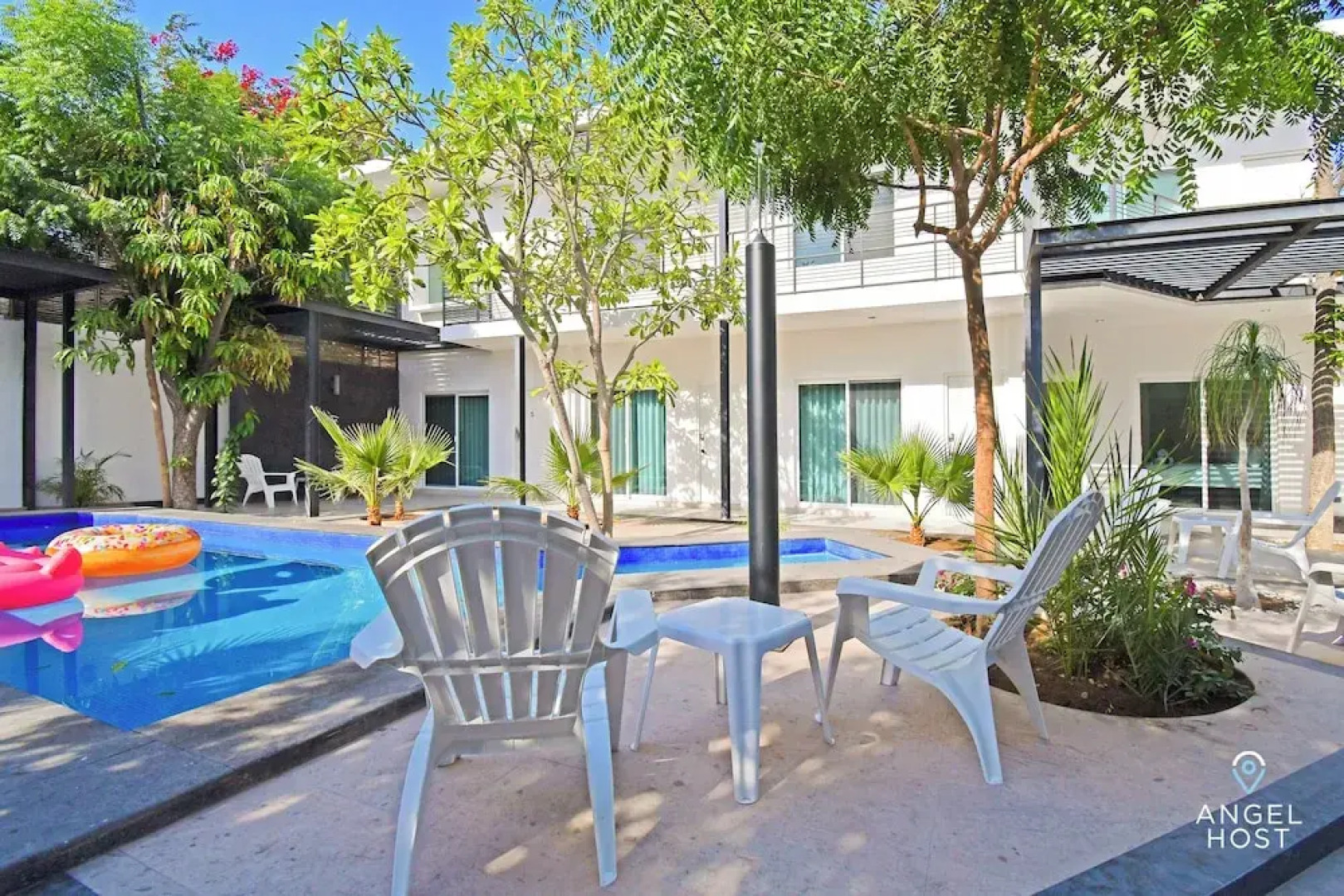 Downtown Rooms Pool & BBQ Near Hotspots