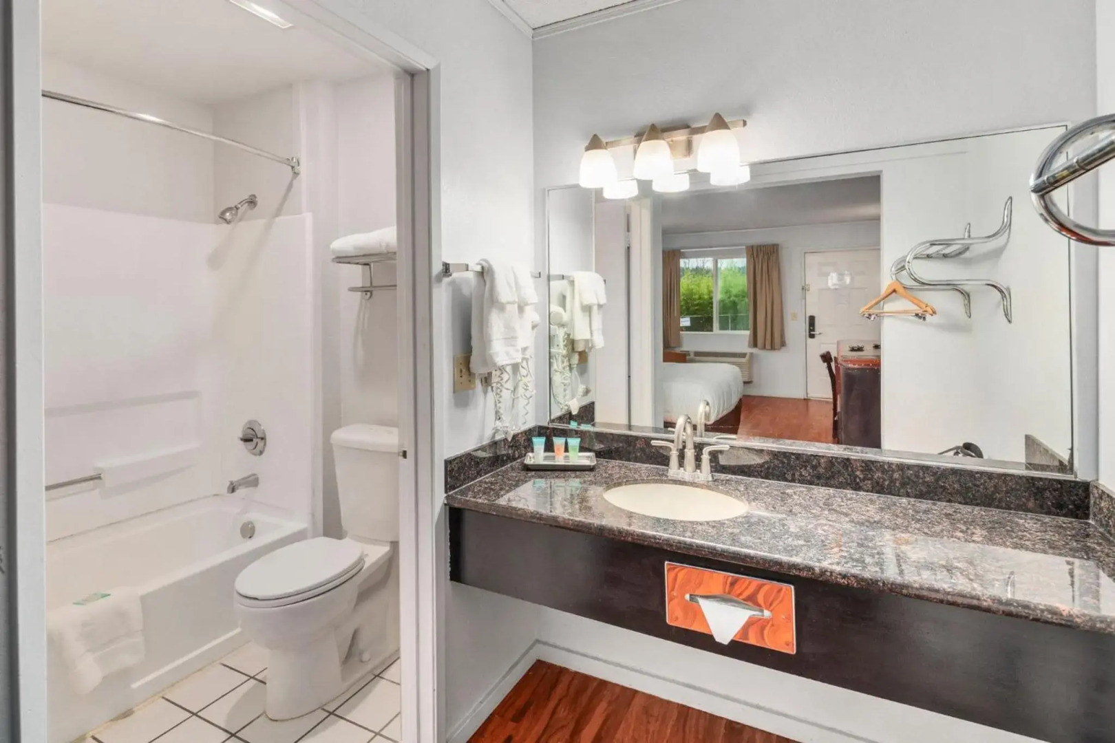 Inn at Lake Washington By OYO I-405