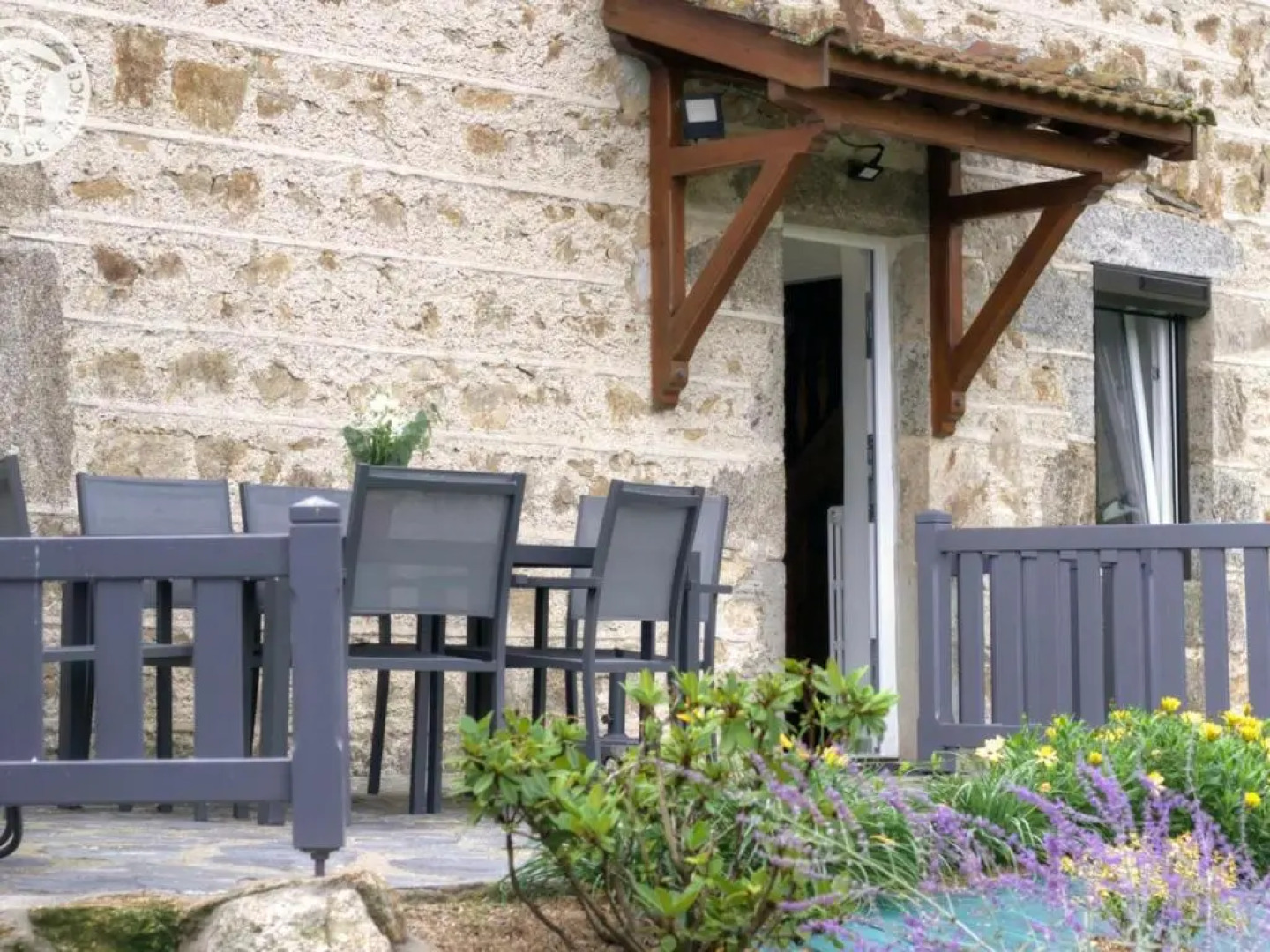 Gite Apinac, 3 pièces, 4 personnes - FR-1-496-122