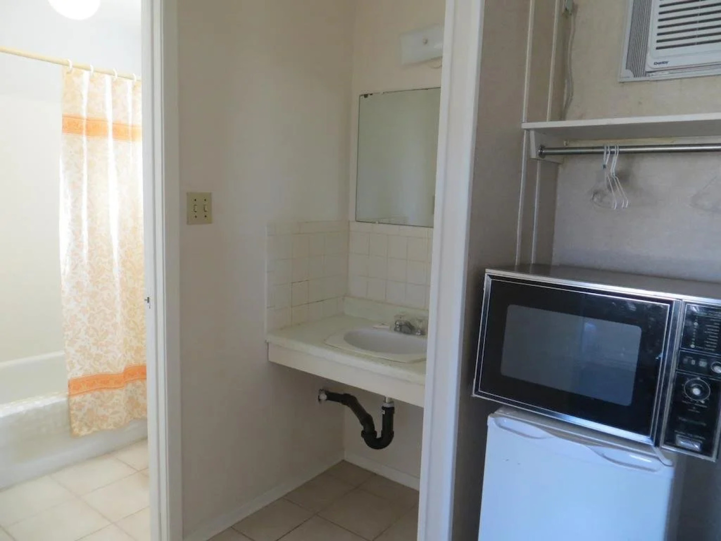 Peterboro Express Inn