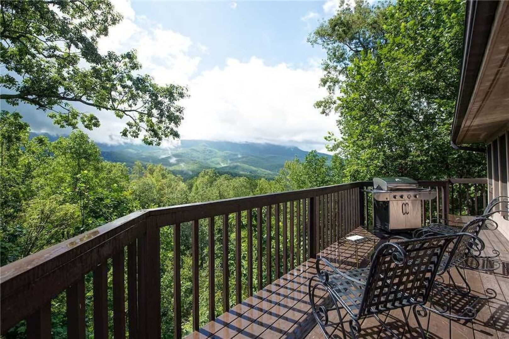 Stand In Awe 4 Bedroom Home with Hot Tub