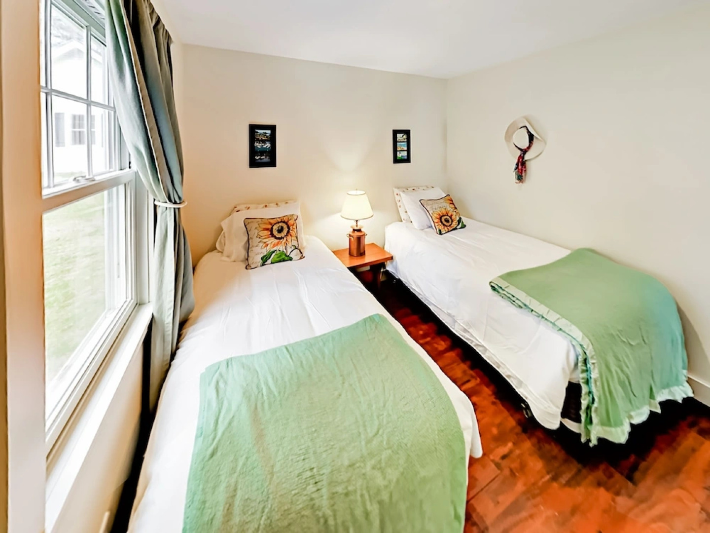 Boothbay Brewer's Cottage 2 Bedrooms 1 Bathroom Cottage