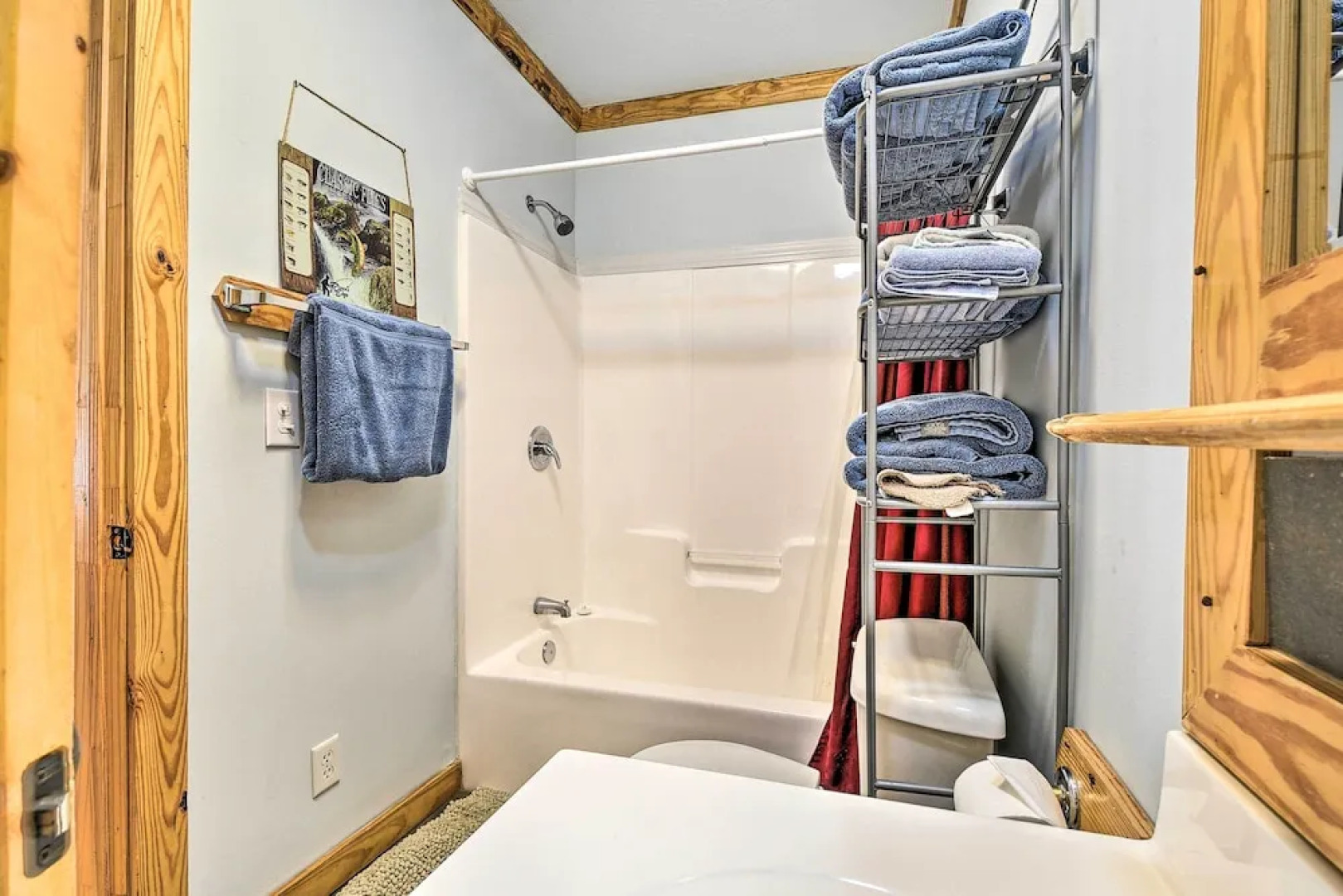 Cabin in Resort - 1/2 Mi to Guntersville Lake!