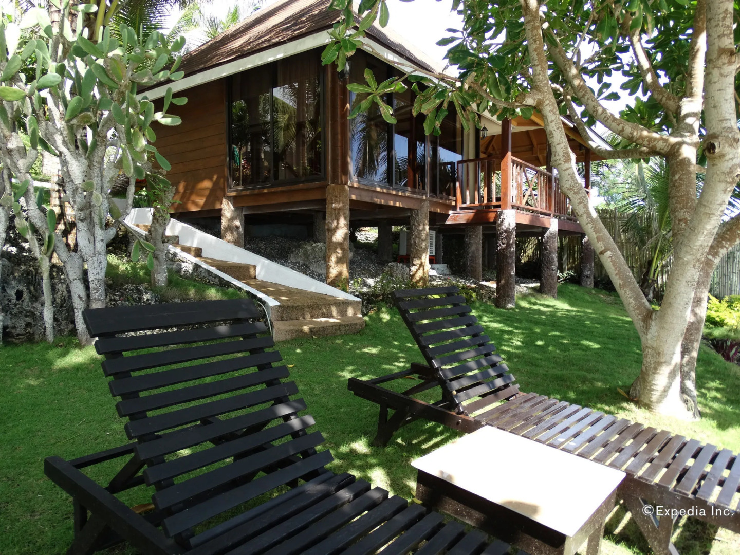 Anda White Beach Resort