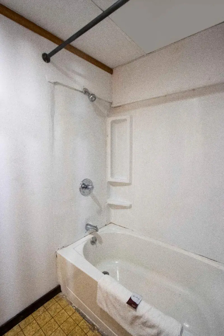 OYO Hotel Chapmanville Inn, WV - Hwy 119