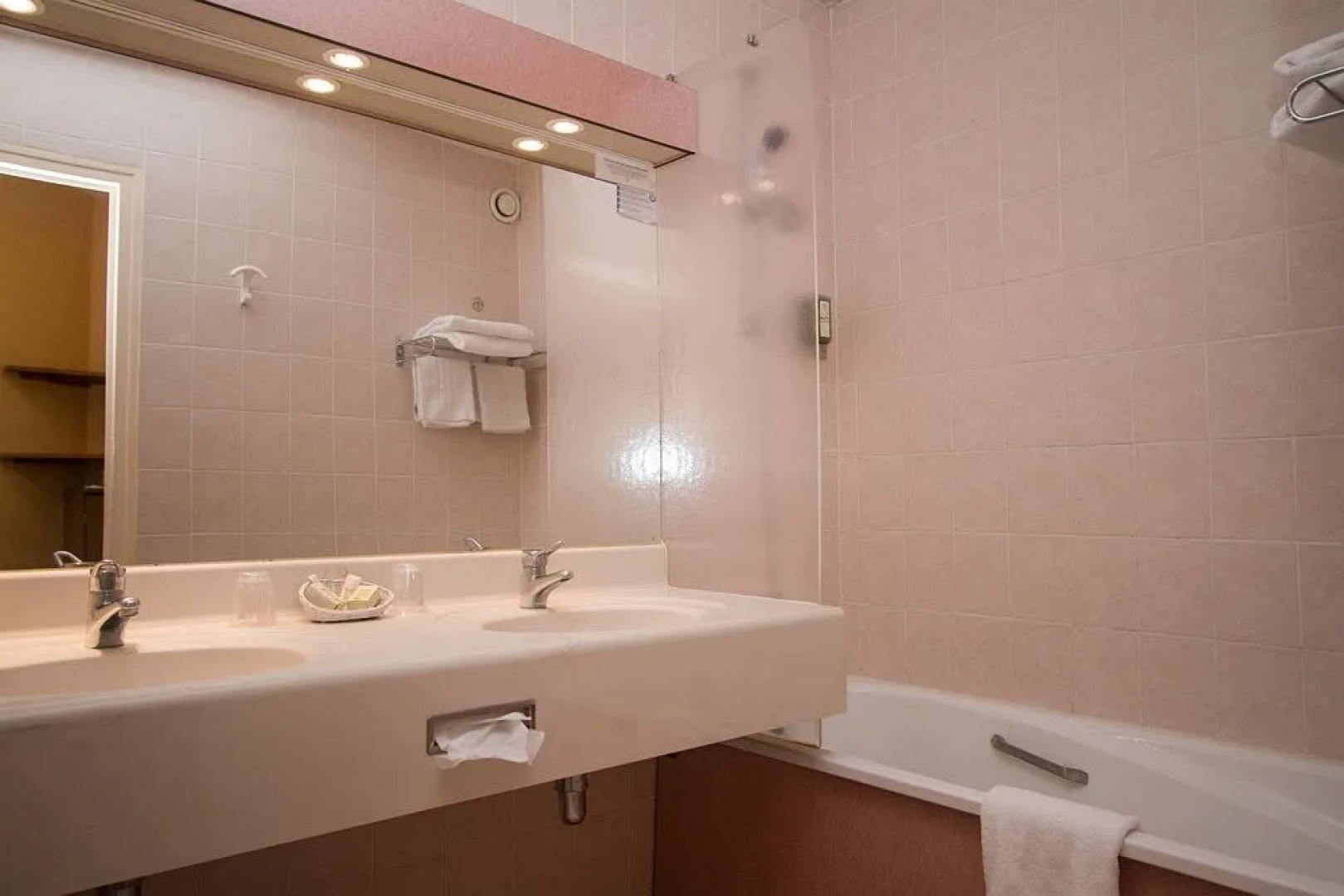 Logis L'Ermitage Hôtel & Restaurant