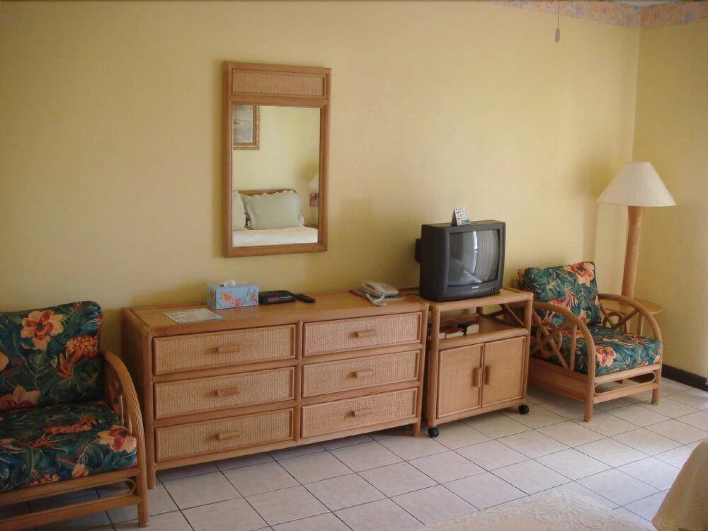 Allamanda Beach Club by RedAwning