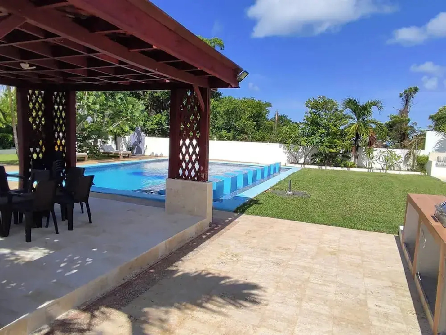 Natural Pool Villa Perfect for Families
