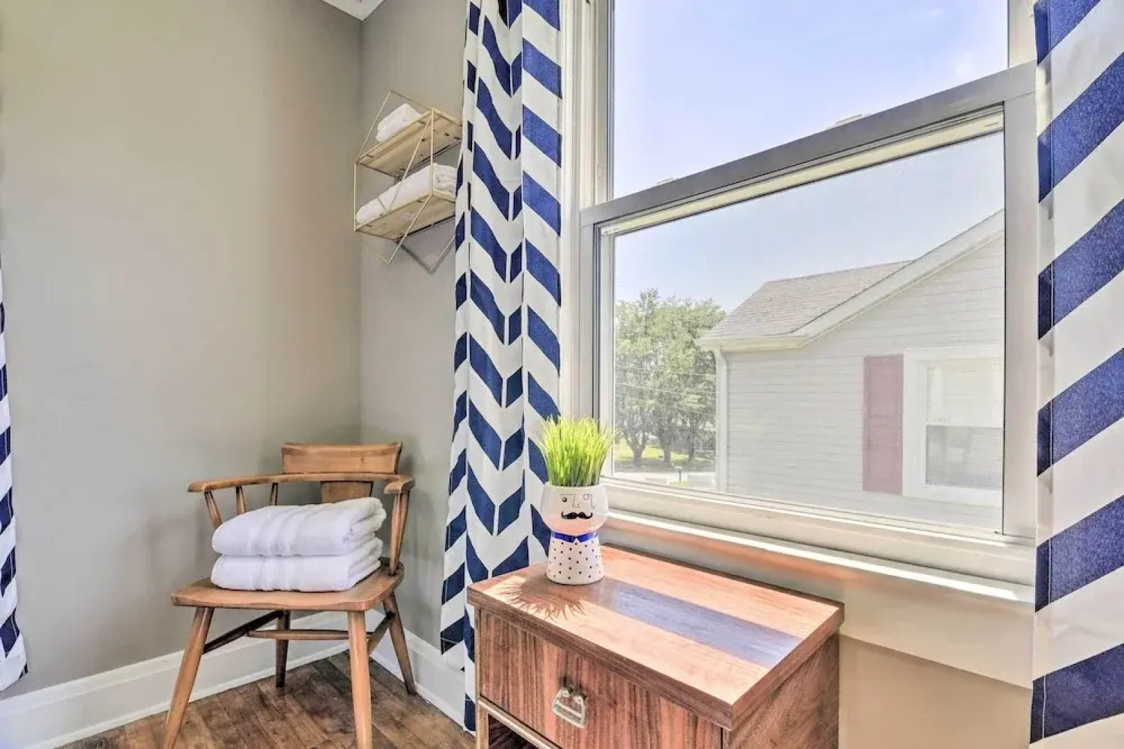 Cozy Cottage Near Dtwn Dining, Walk to Casino