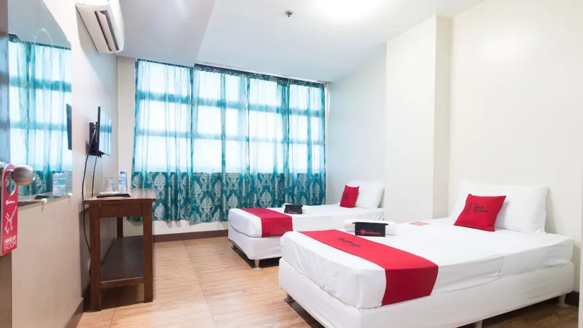 Zdb Condotel by RedDoorz