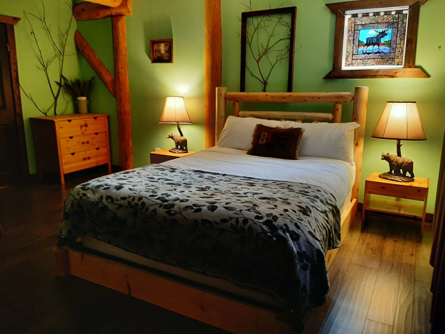 Arctic Divide Inn & Motel