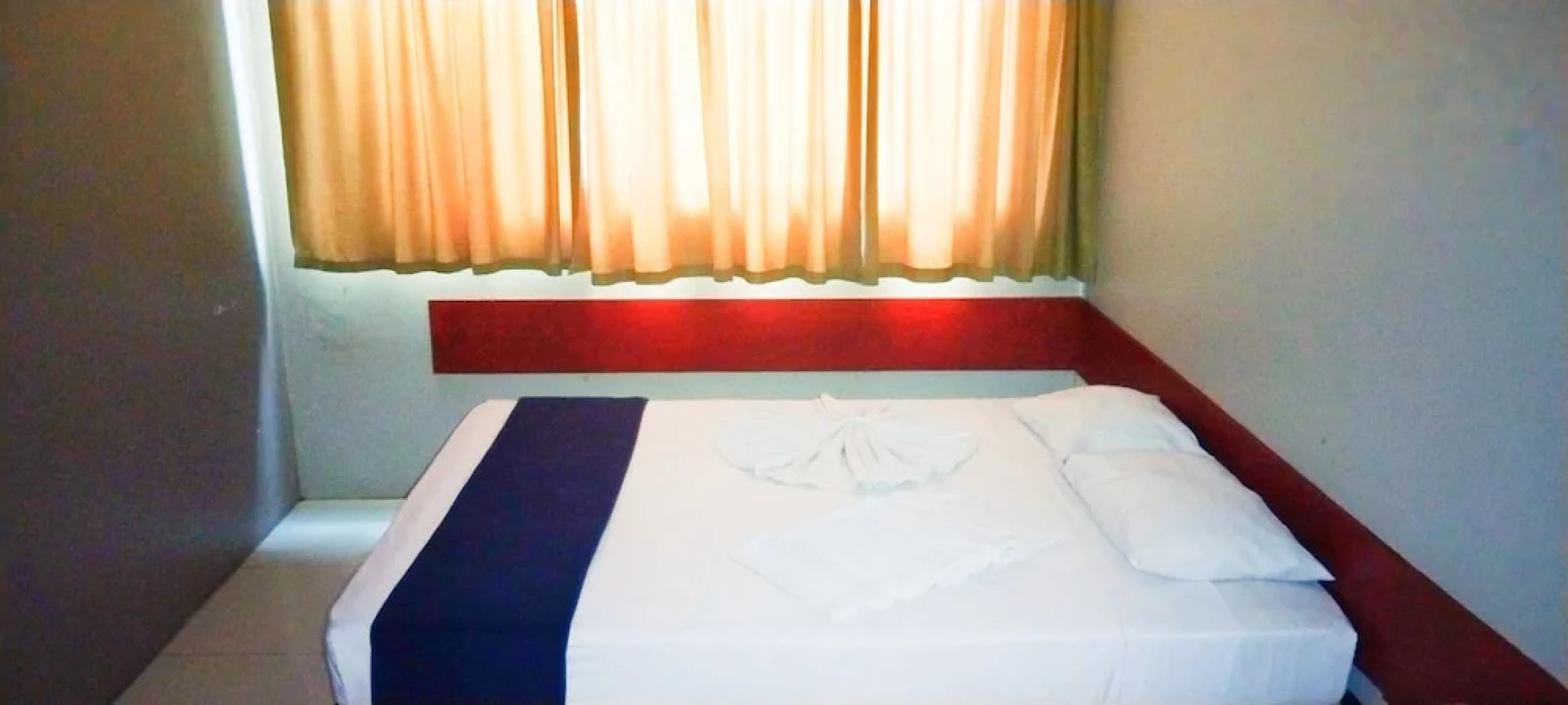 Sunseekers Outrigger Hotel