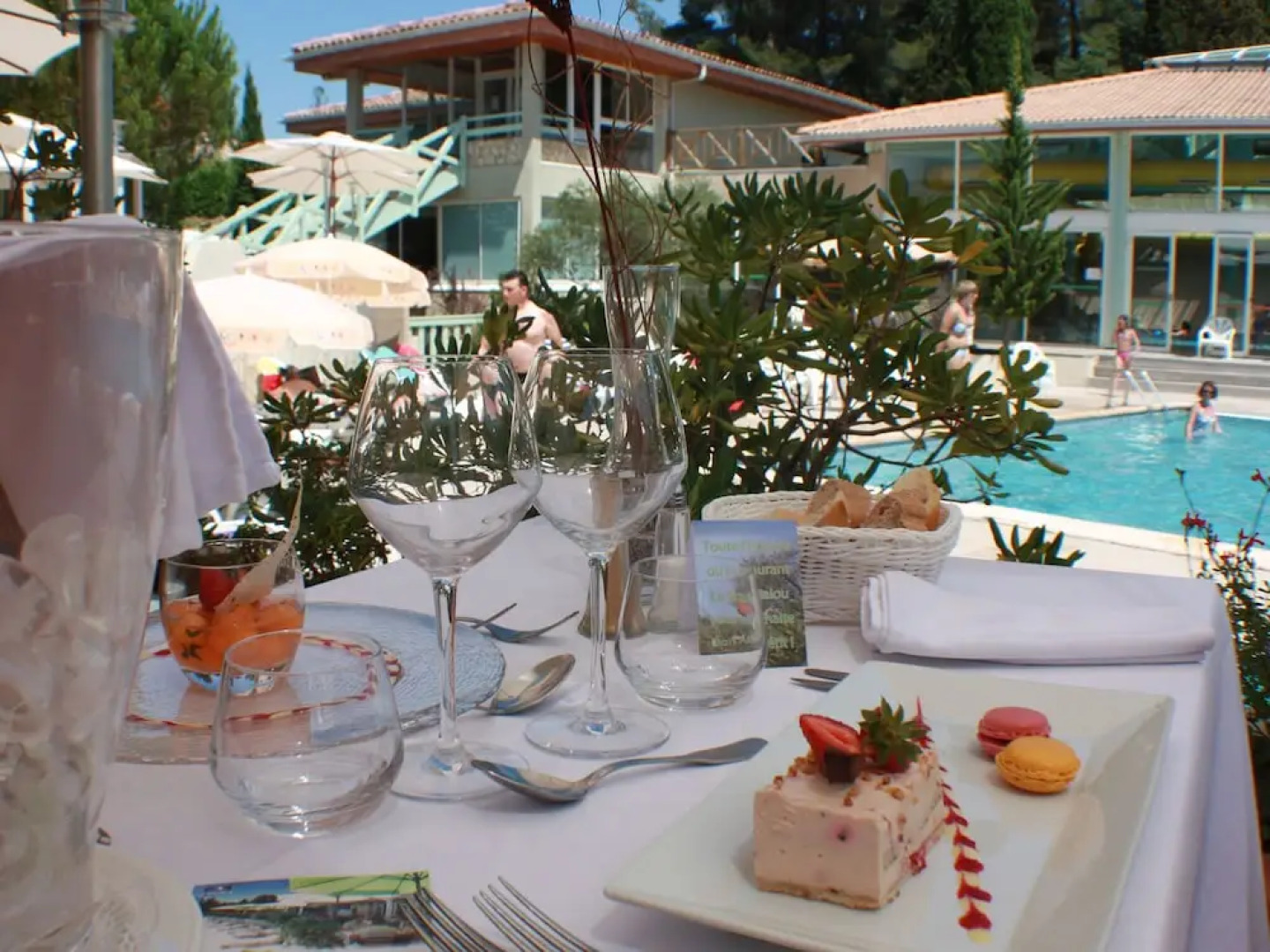 Nice Bungalow With Dishwasher on a Green Domain