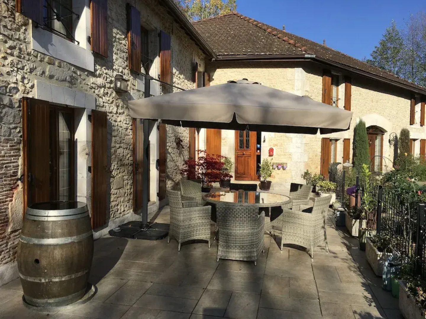 Moulin du Fontcourt Riverside Apartment