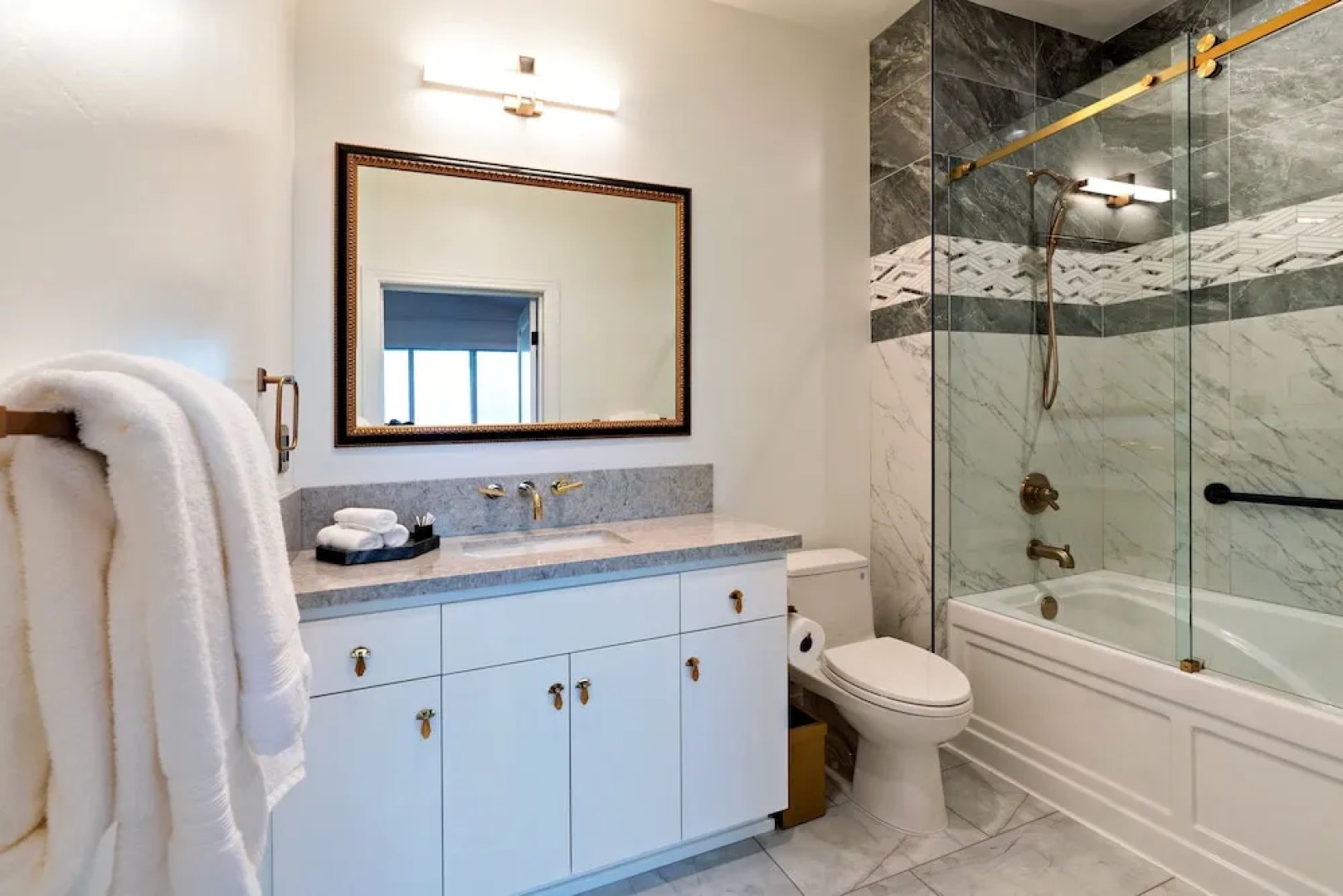 Rhapsody in View Boutique Hotel