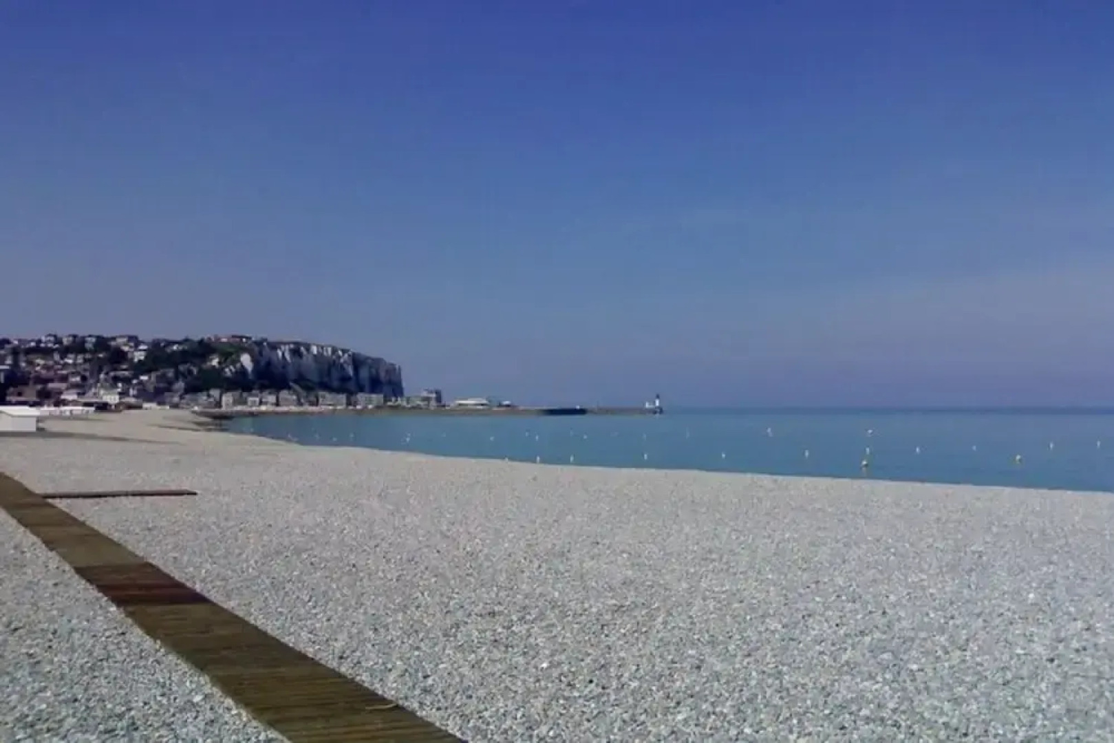 Townhouse Near Bay of Somme and Norman Beaches