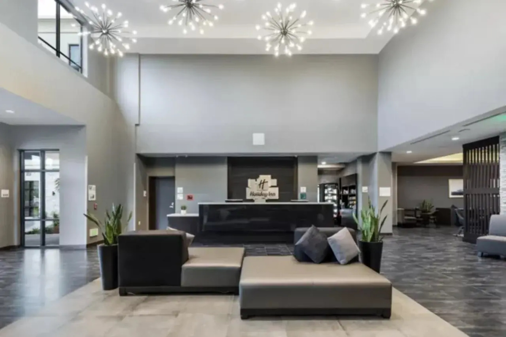 Holiday Inn & Suites Silicon Valley - Milpitas by IHG