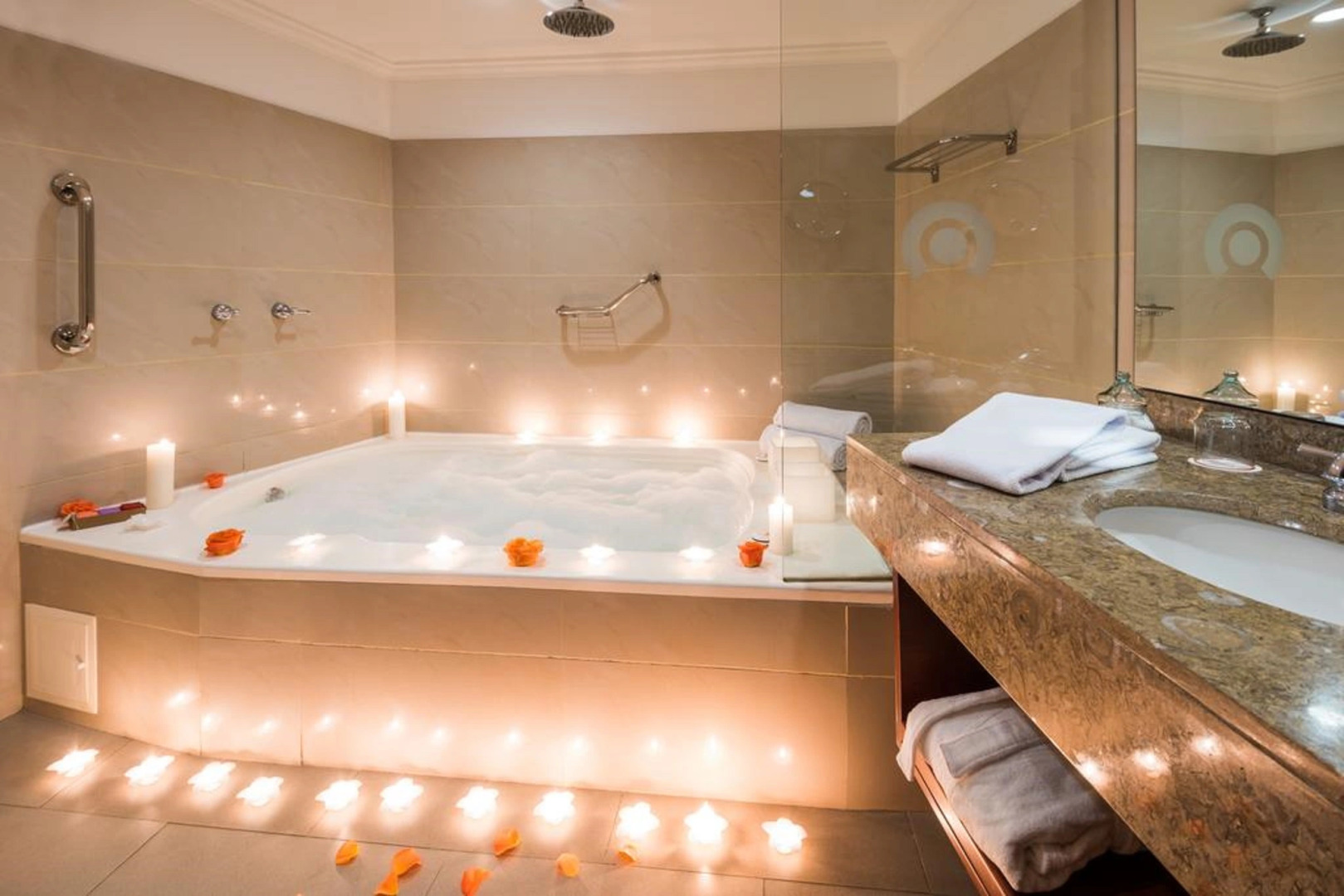 Cosmos 100 Hotel & Centro de Convenciones