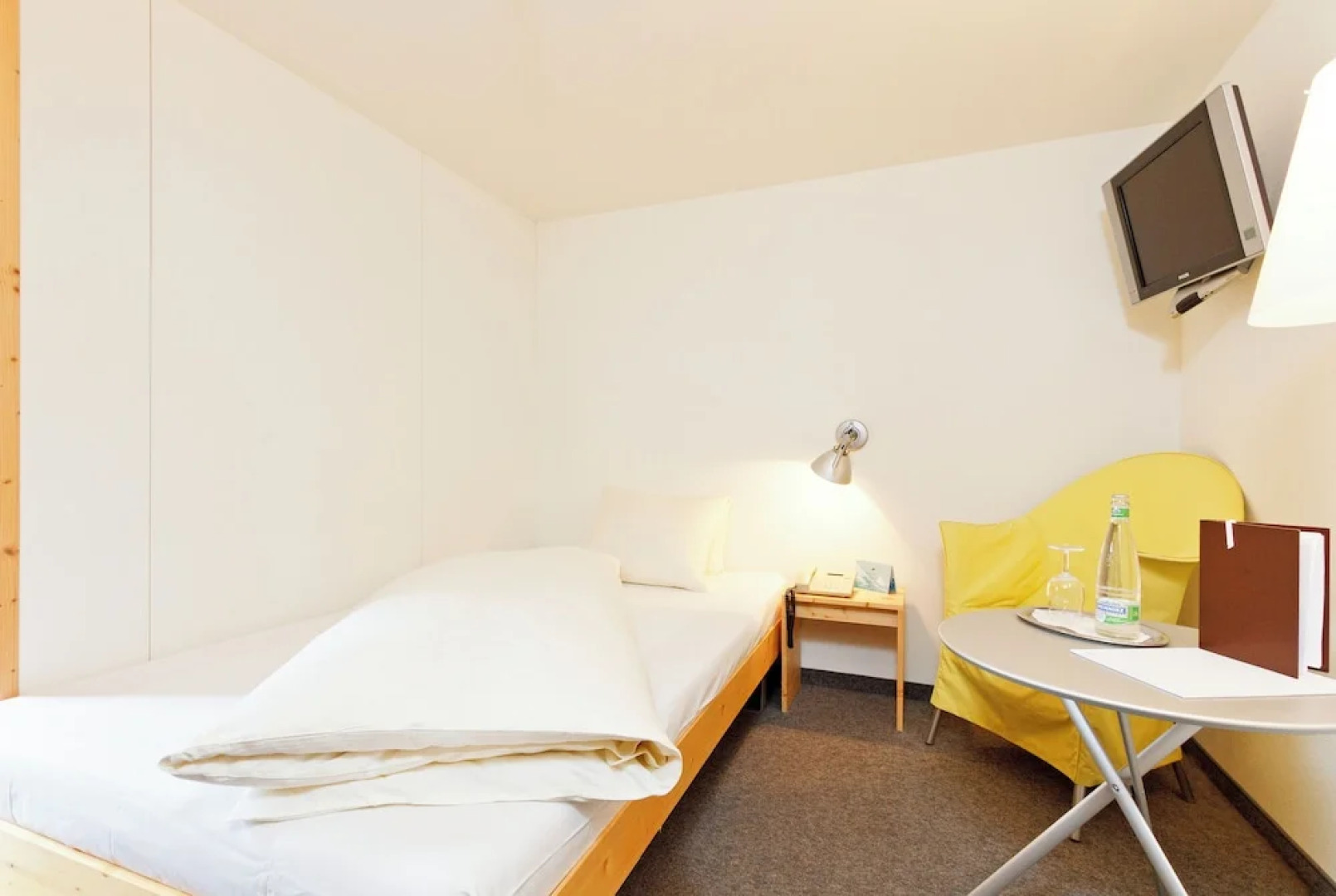 Hirschen Guesthouse - Village Hotel