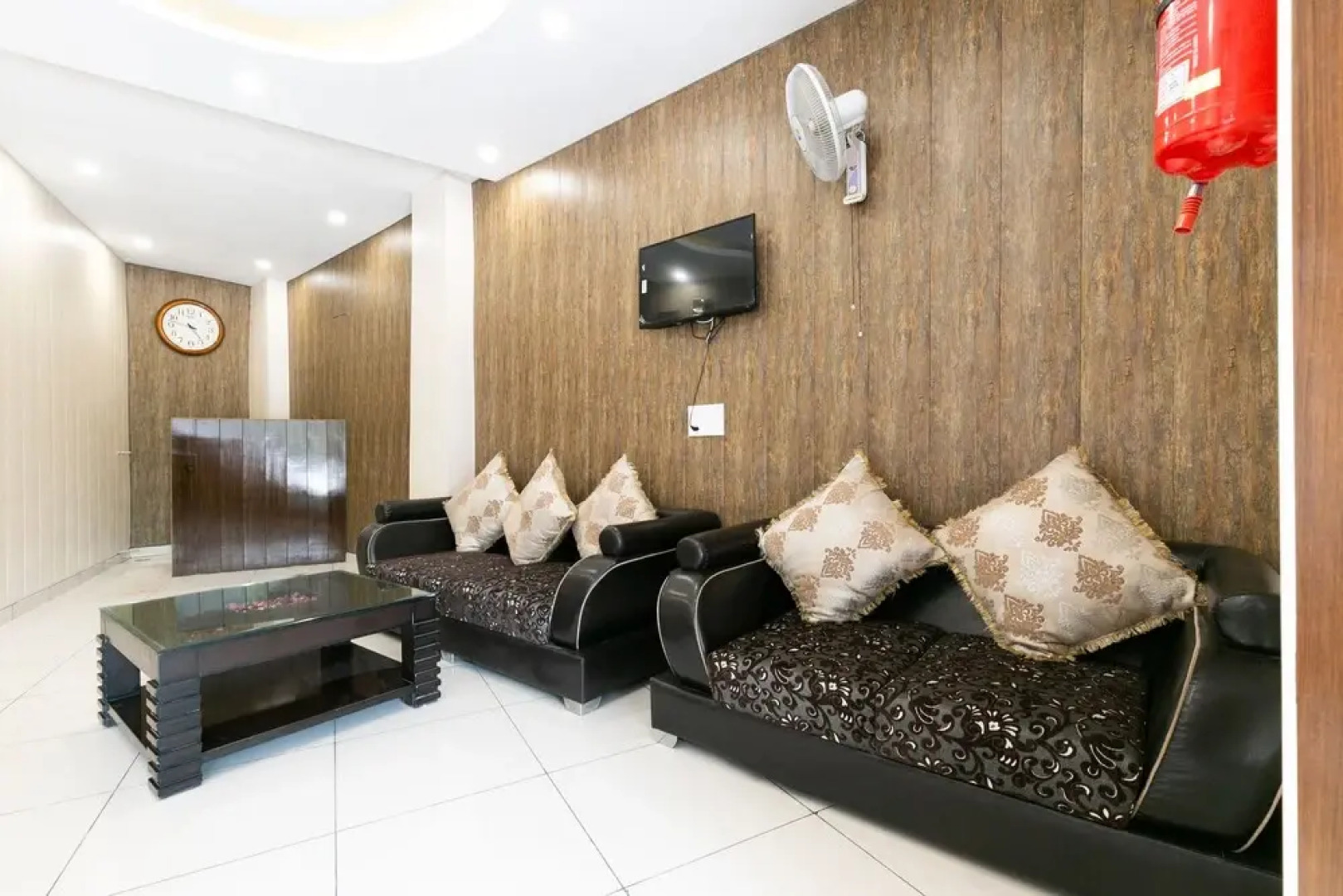 OYO 35938 Hotel Aditya & Kings