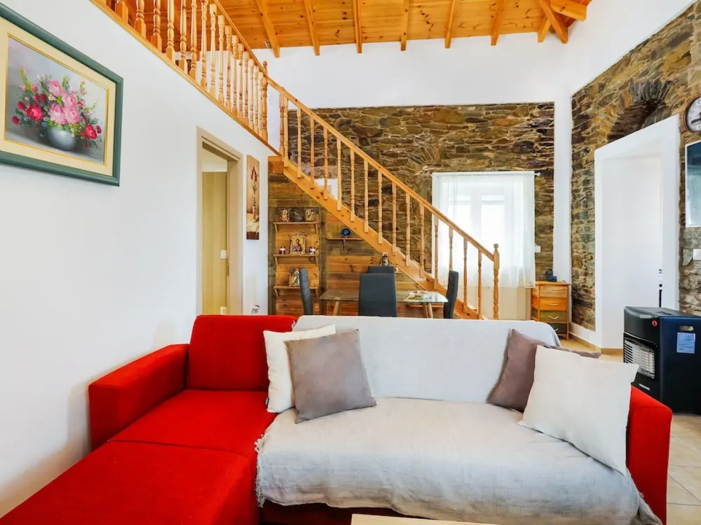 Simplistic Holiday Home in Oinousses with Balcony