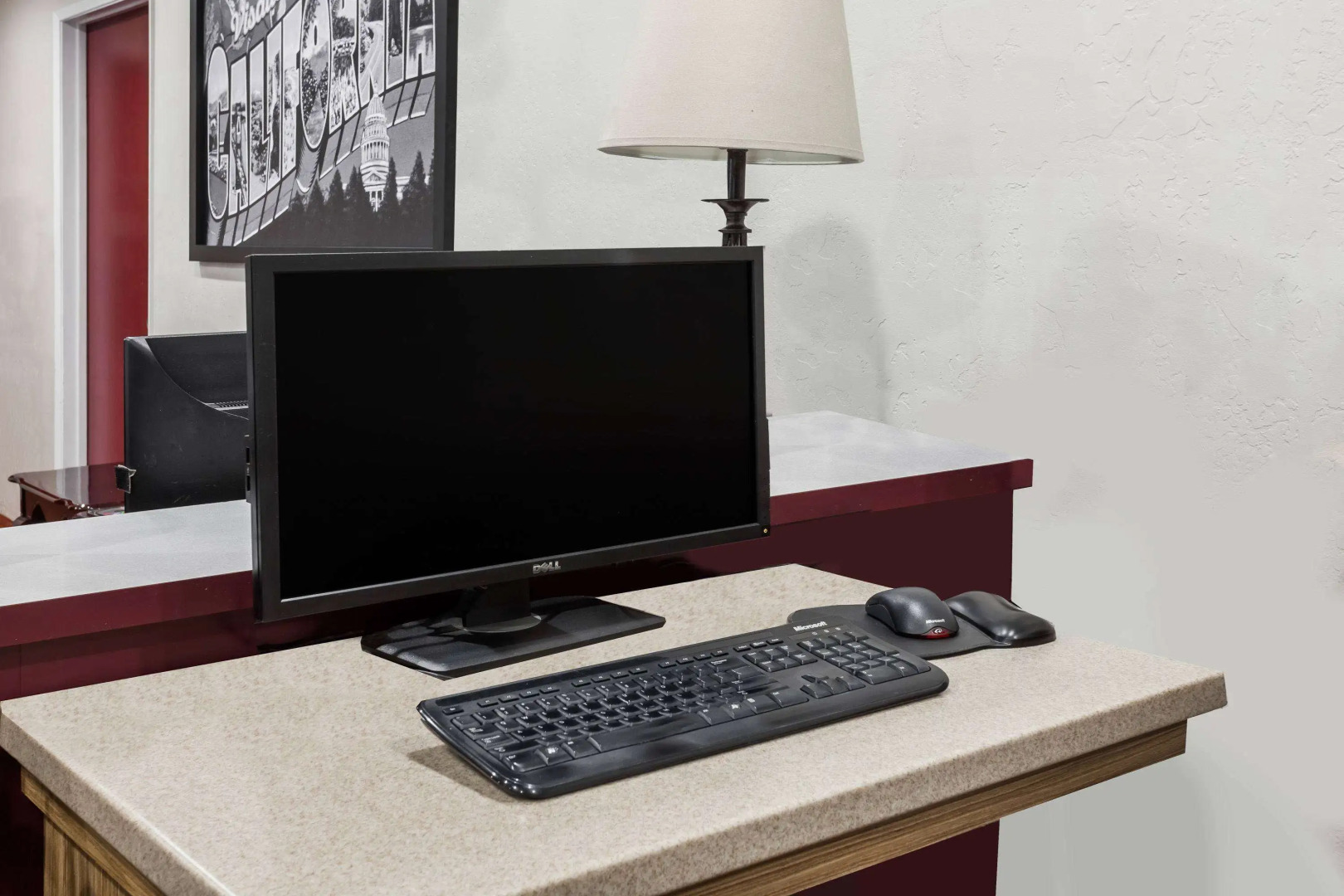 Super 8 by Wyndham Visalia