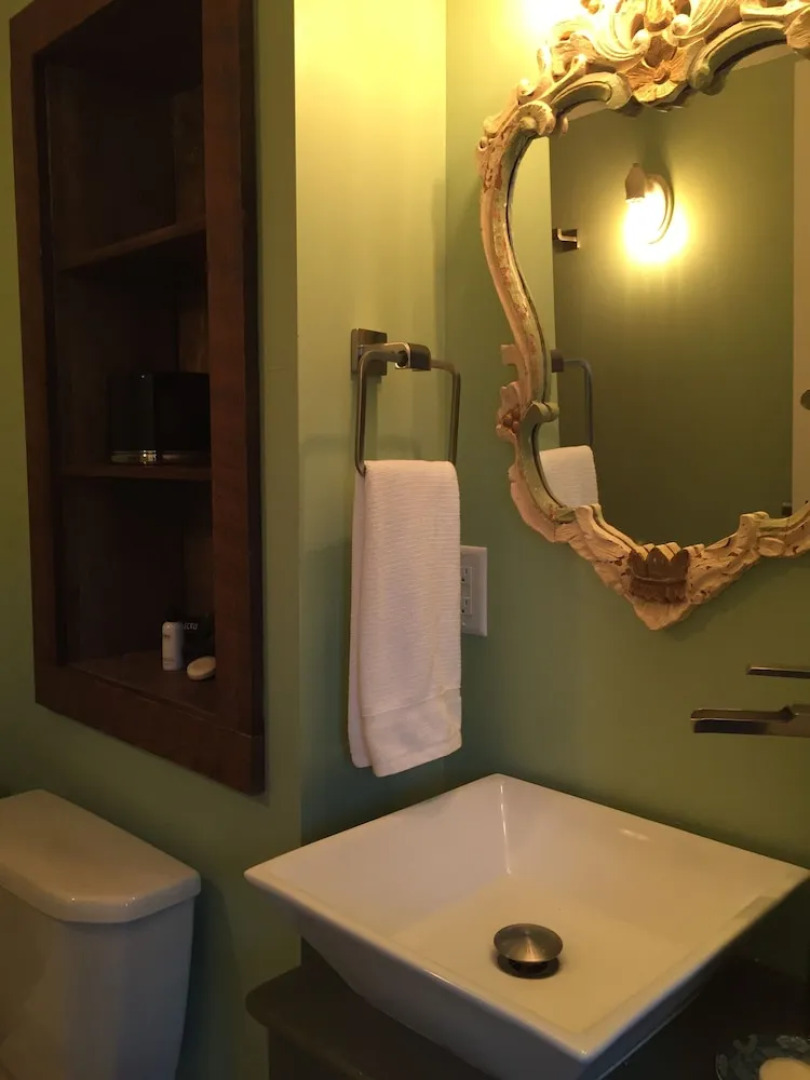 Judson Heath Colonial Inn