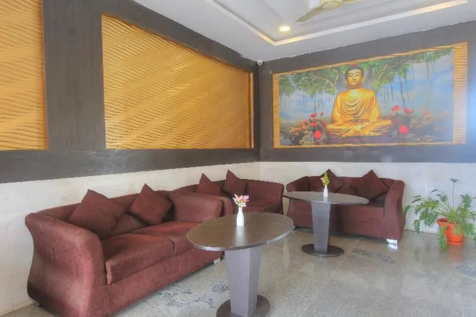 Capital O 15965 Hotel Nandi Gateway