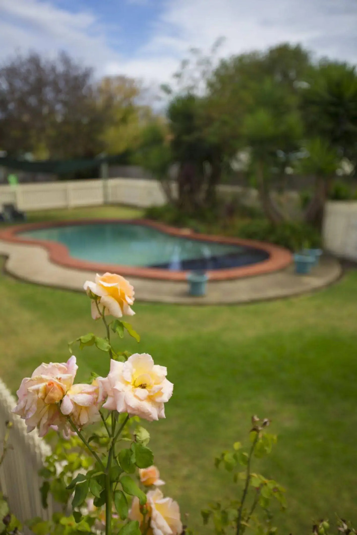 Rose Garden Motel