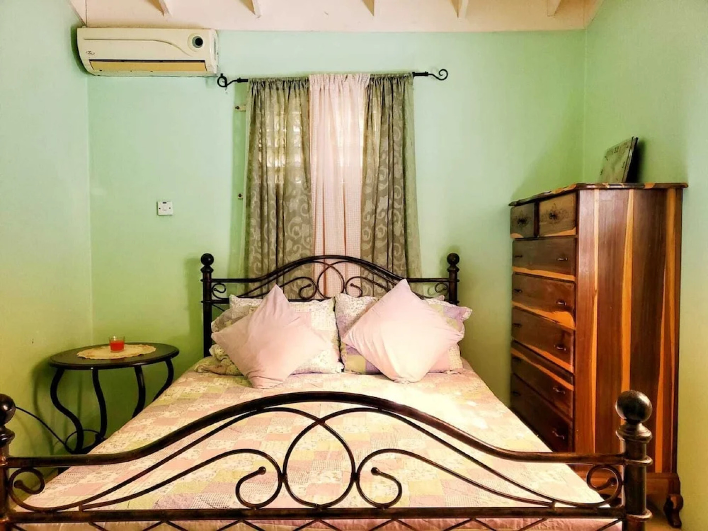 2 Bed-sleeps 4-gated Community-5 Min Town Centre