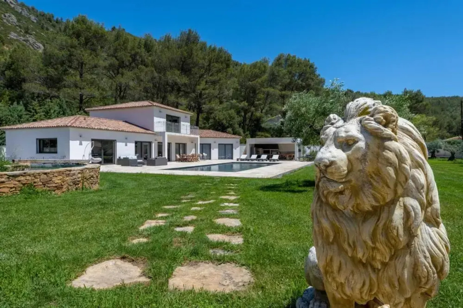 Villa With Heated Swimming Pool spa gym and Cinema