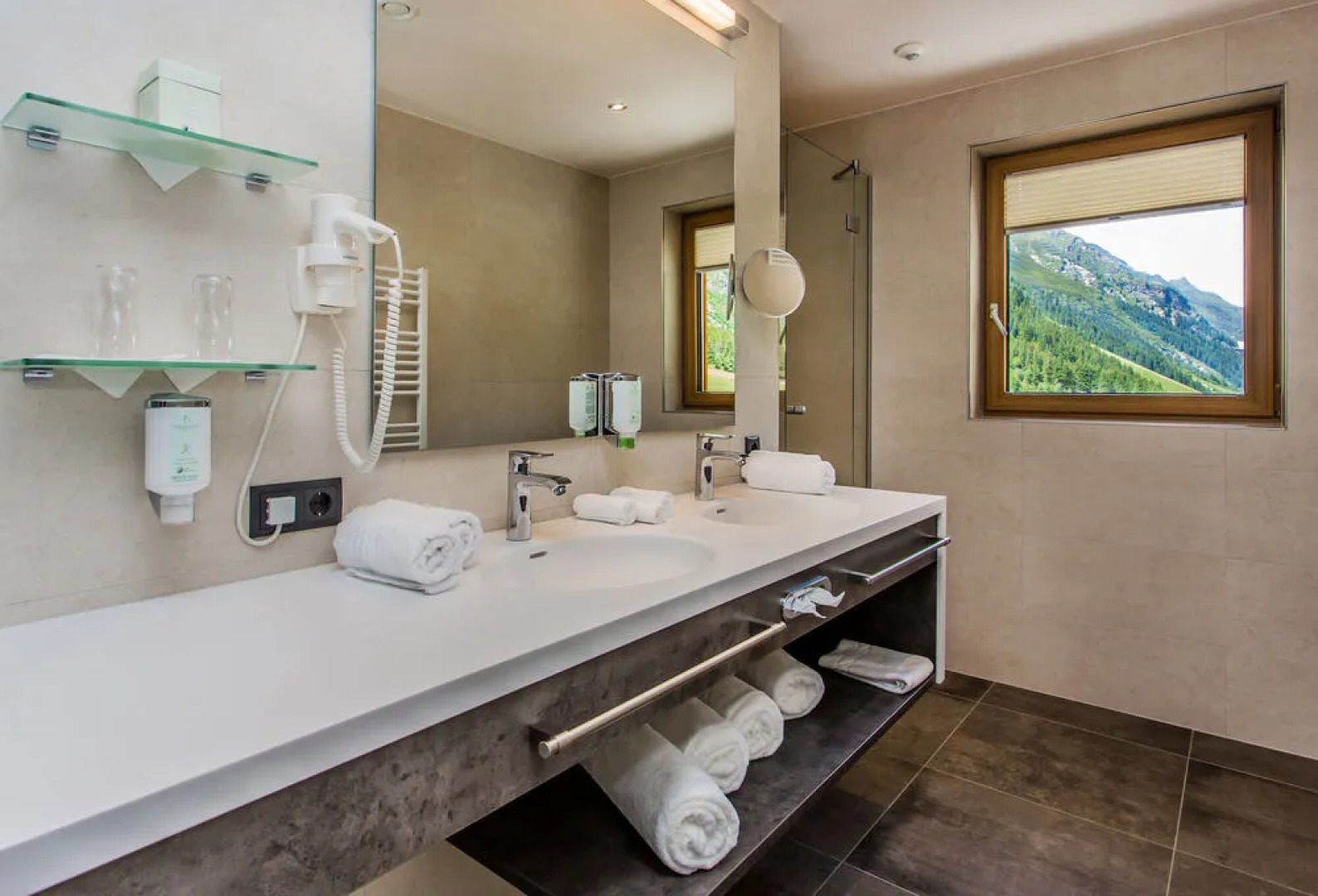 DAS VIER Sport,- und Wellnesshotel