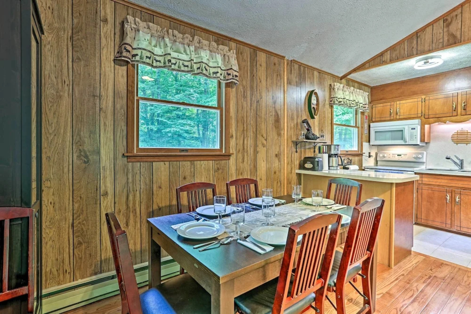 Home in Big Bass Lake Community: Fire Pit & Grill!