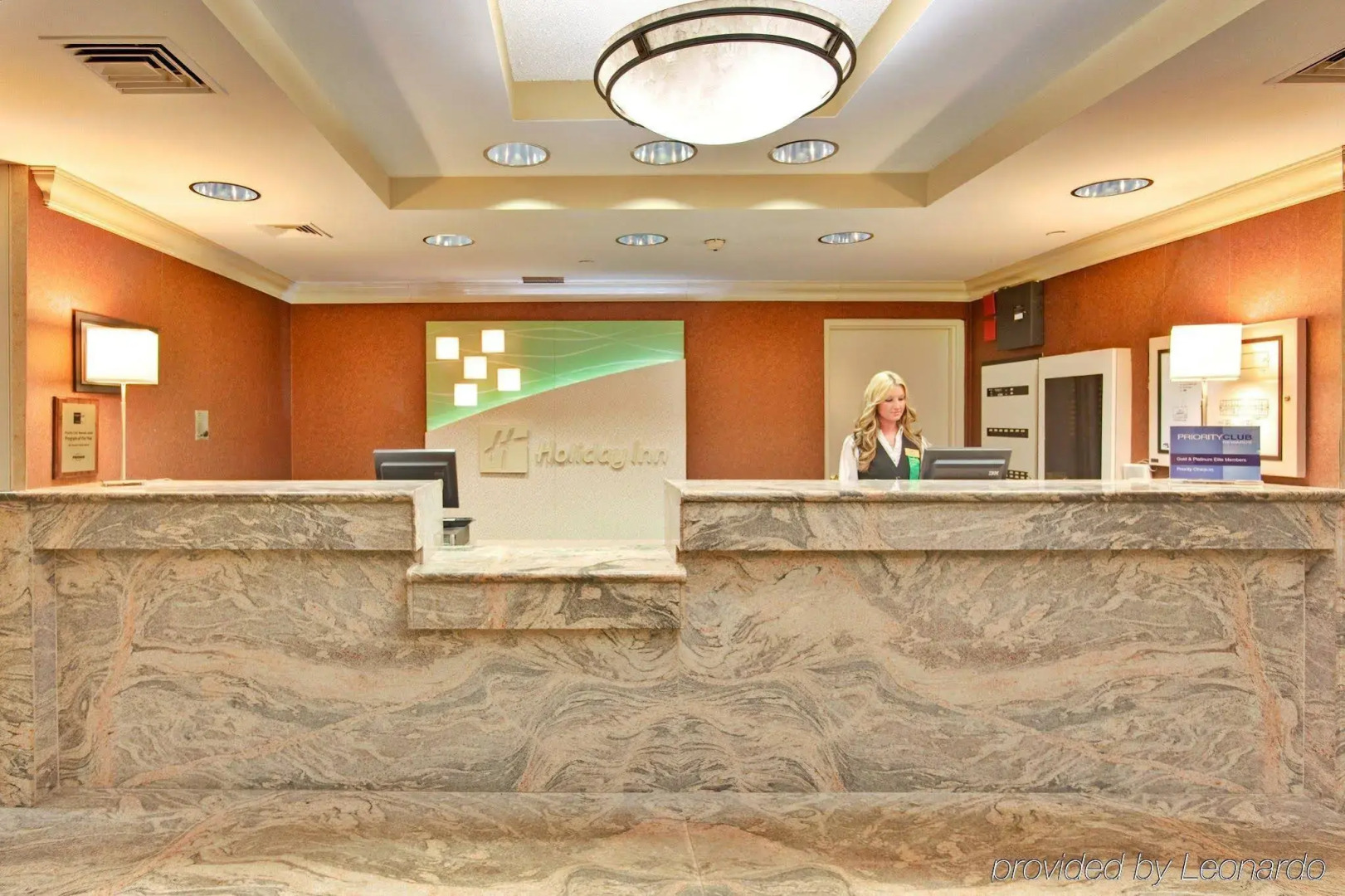 Holiday Inn Hotel & Suites Warren by IHG