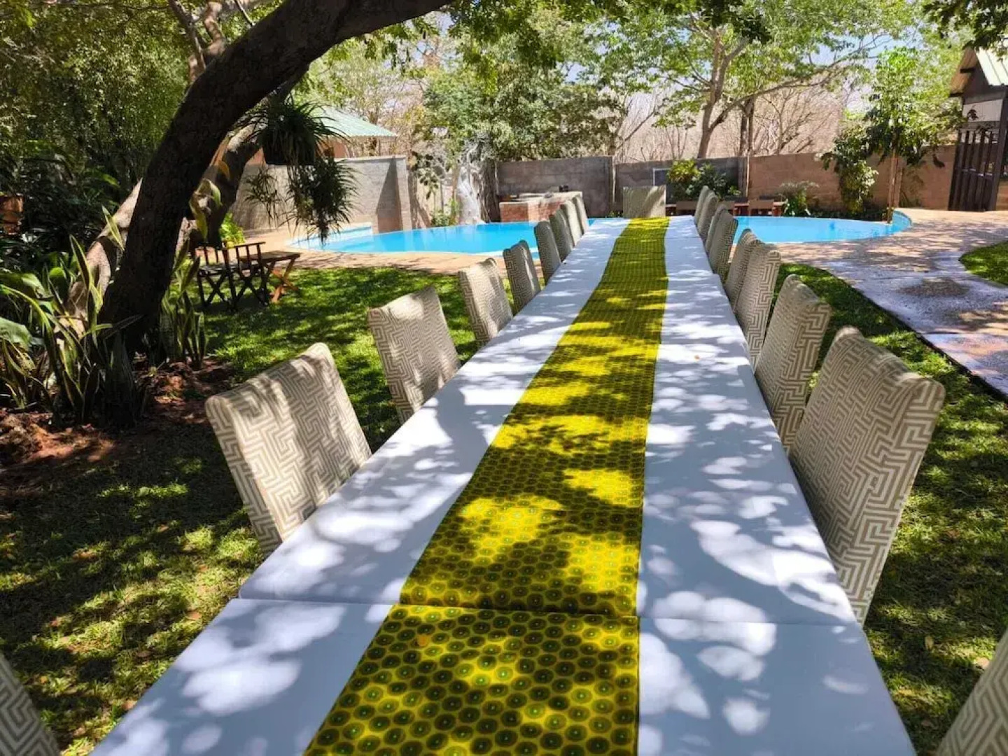 Room in Lodge - Luxury Suite in Zambezi Boutique Lodge 9 With Free Town Tour