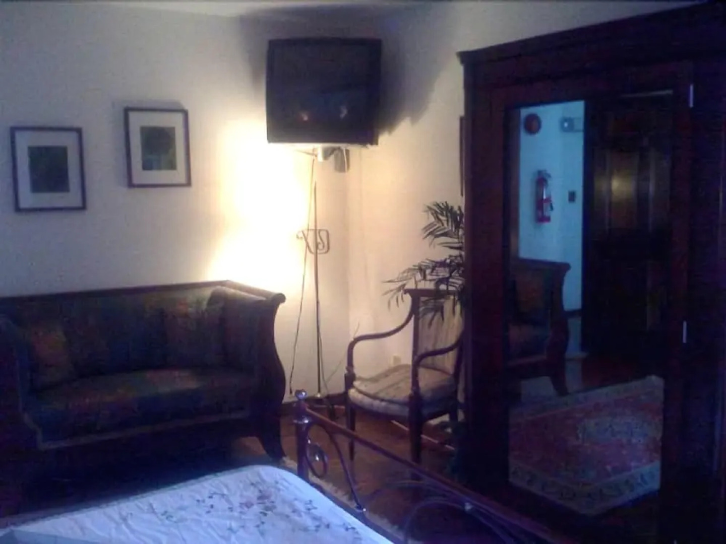 La Perla at Gregory House Country Inn & Restaurant