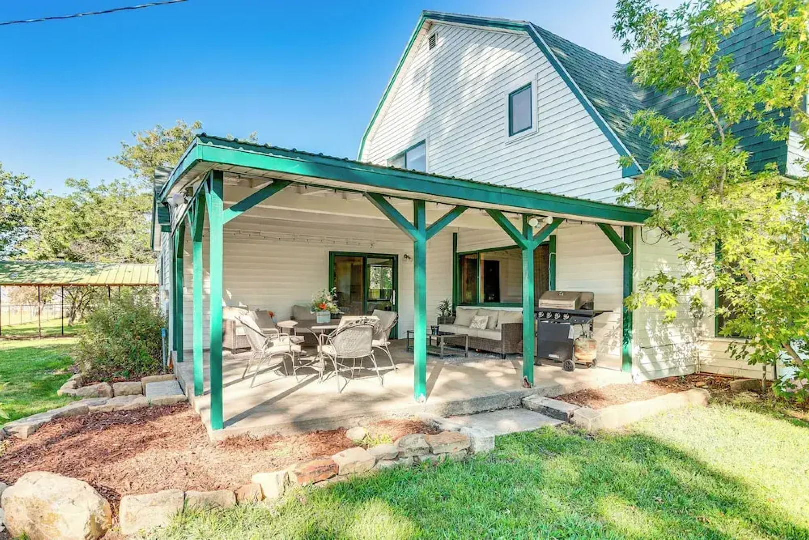 Patio & Mountain Views: Farmhouse in Mancos!