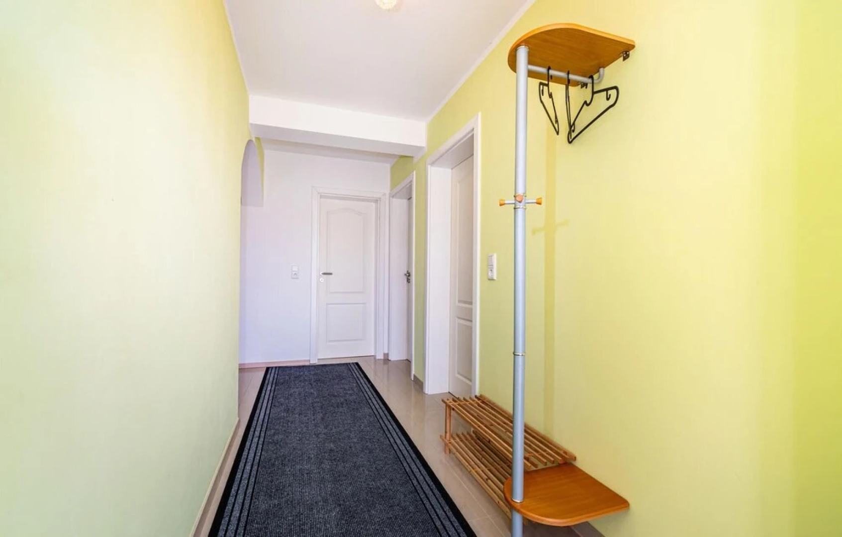 Stunning Apartment in Karin Gornji With Wifi and 2 Bedrooms