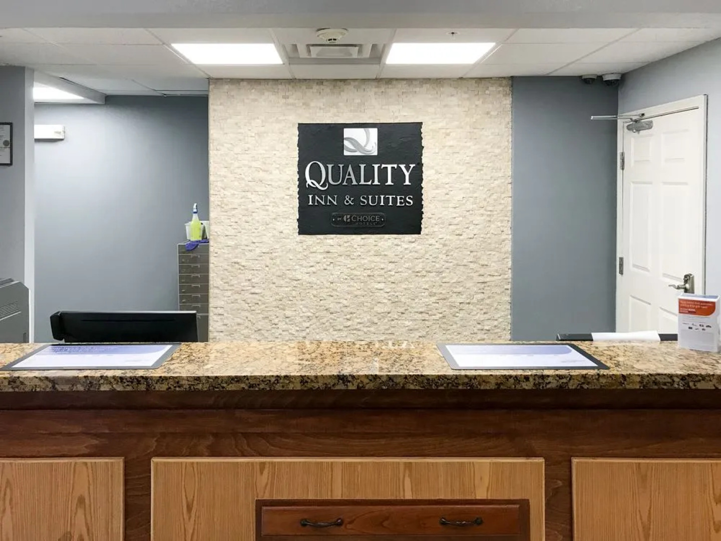 Candlewood Suites Waterloo- Cedar Falls