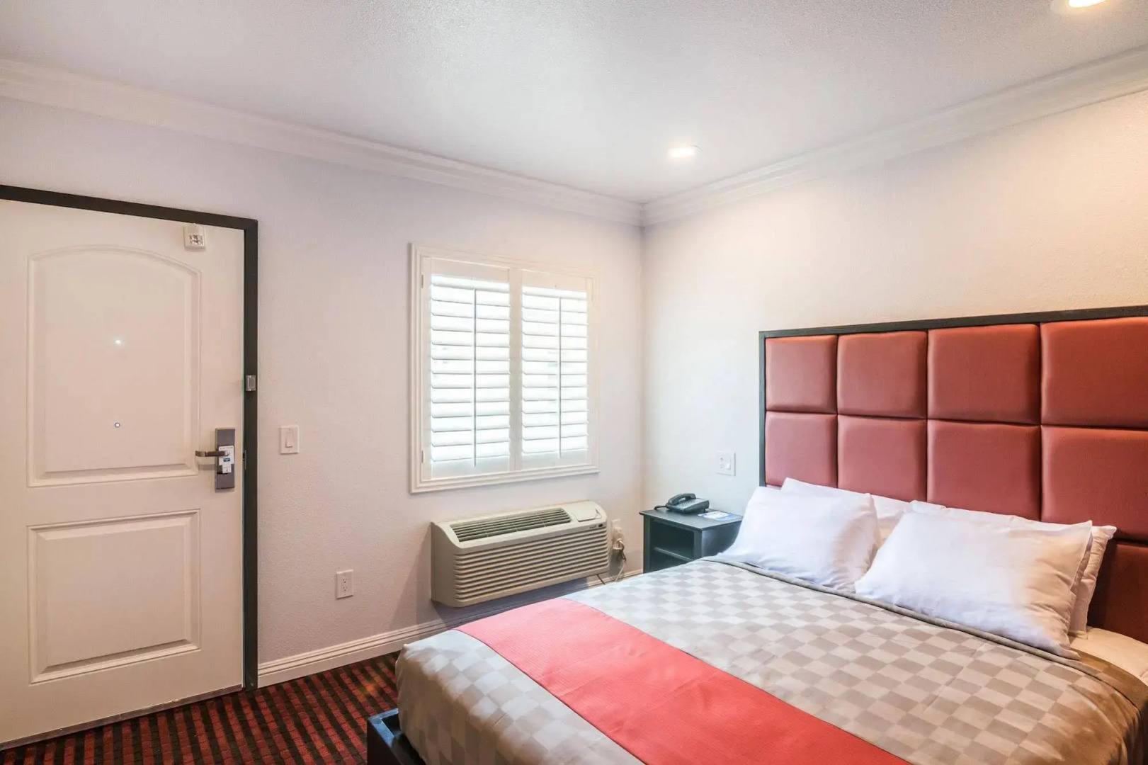 Rodeway Inn & Suites