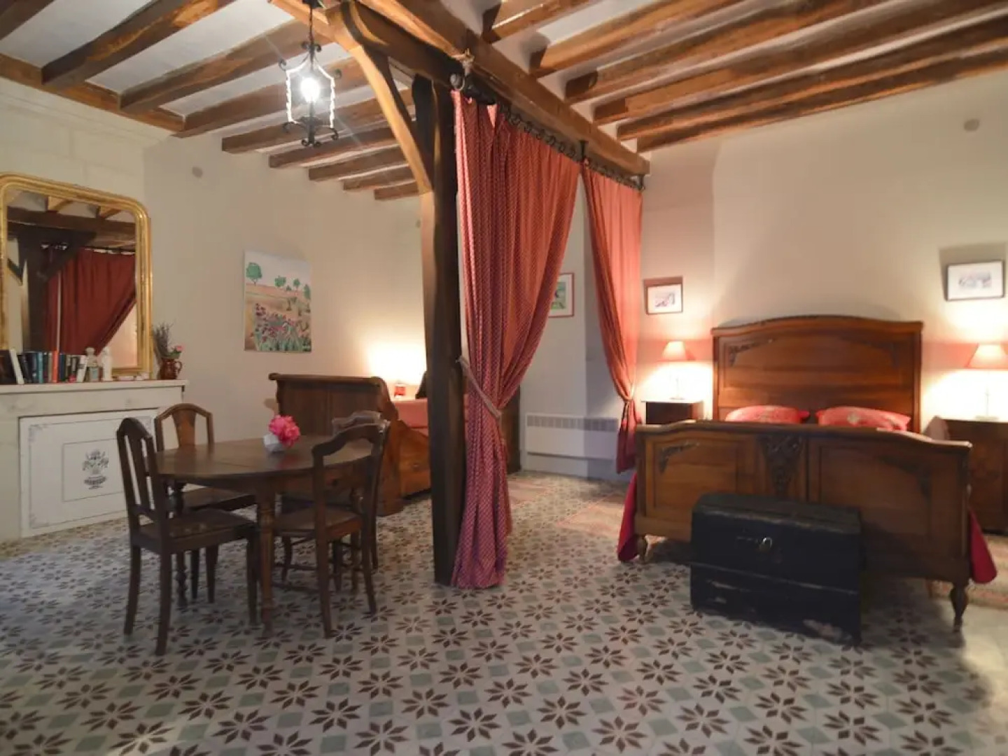 Cozy Holiday Home Near Forest in Lerné