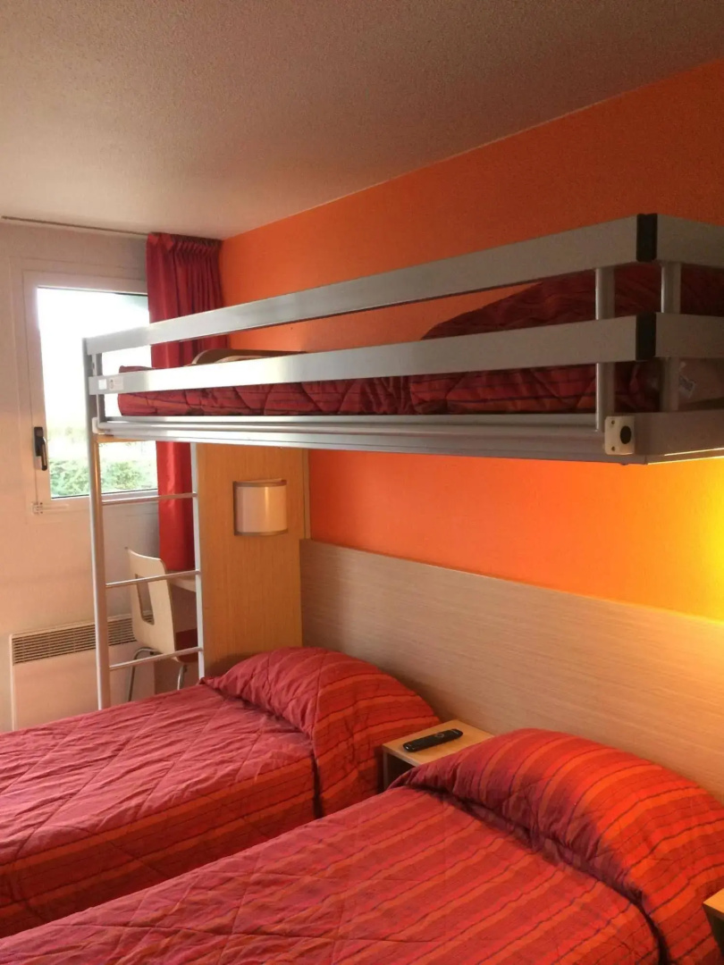 Première Classe La Ville-Du-Bois