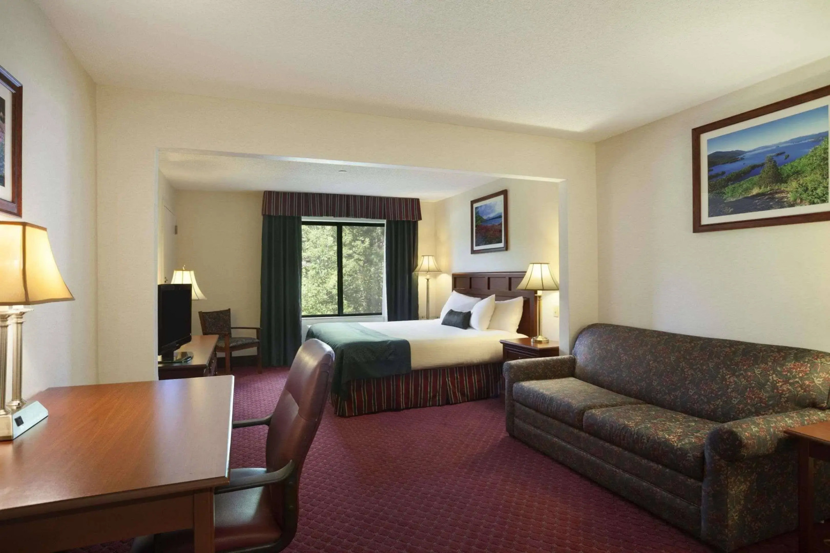 Comfort Inn & Suites Lake George